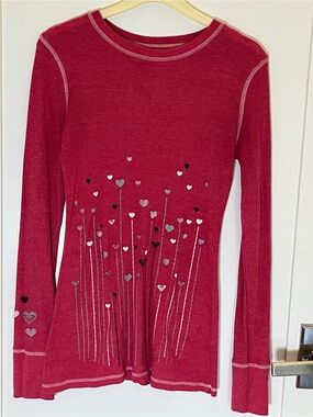 Vintage Roxy Red with Heart Print Long-Sleeve Ribbed Women's Tee. Size Med/Large